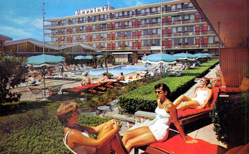 Marriott Twin Bridges Marriott Twin Bridges Hotel, 1957